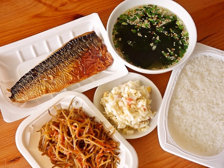 パーソナルトレーナーが選ぶ！ たんぱく質がとれるコンビニおかず